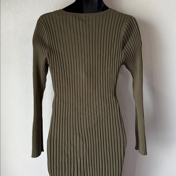 🆕 Quince Ribbed Sweater Dress - Picture 5 of 8